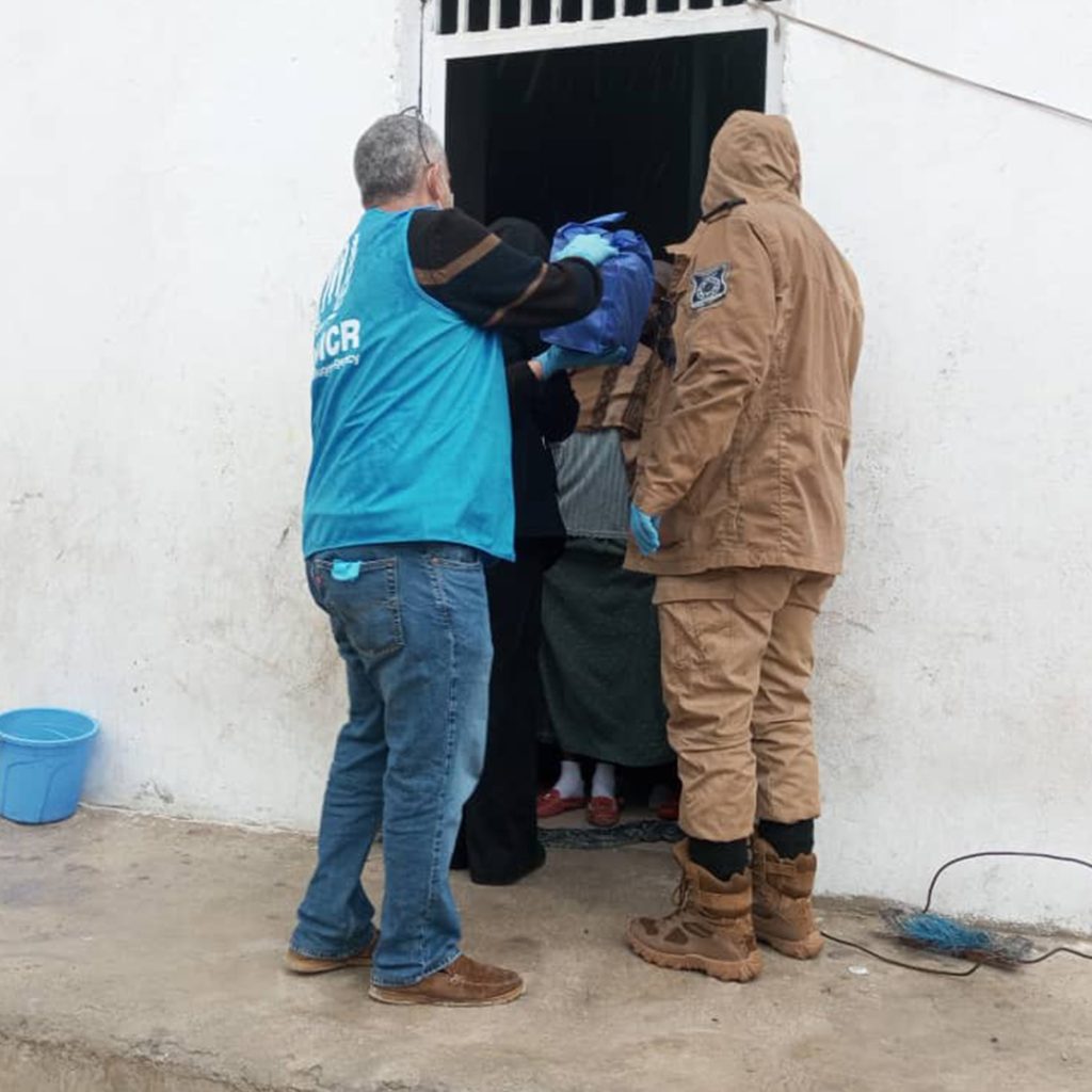 لبى الهيئة الليبية للإغاثة تقدم مساعدات إيوائية للمهاجرين غير الشرعيين في بنغازي