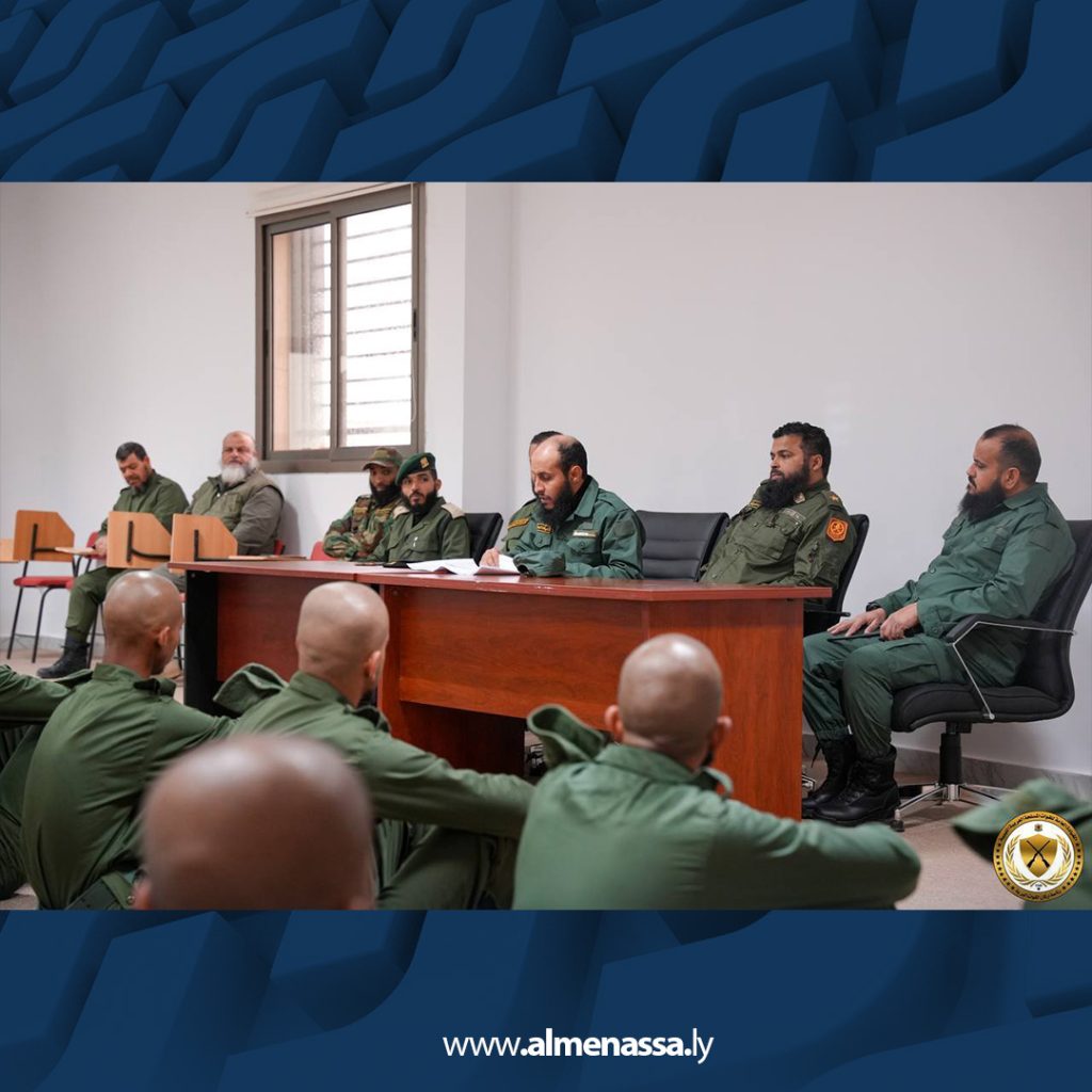 لتةي شعبة التوجيه المعنوي تنظم محاضرة حول تاريخ الجيش الليبي للكتيبة 210 مشاة آلية