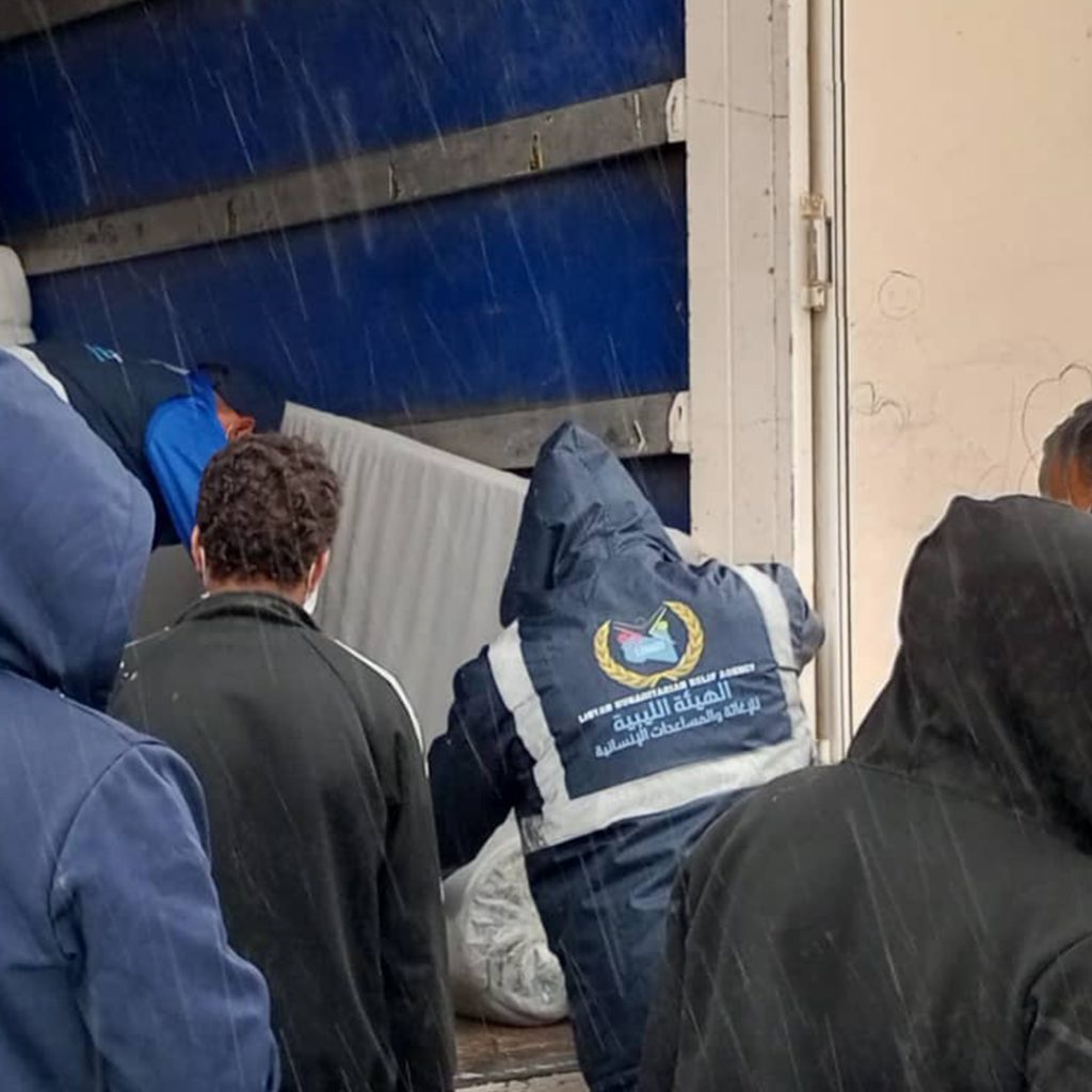 ىفلال الهيئة الليبية للإغاثة تقدم مساعدات إيوائية للمهاجرين غير الشرعيين في بنغازي
