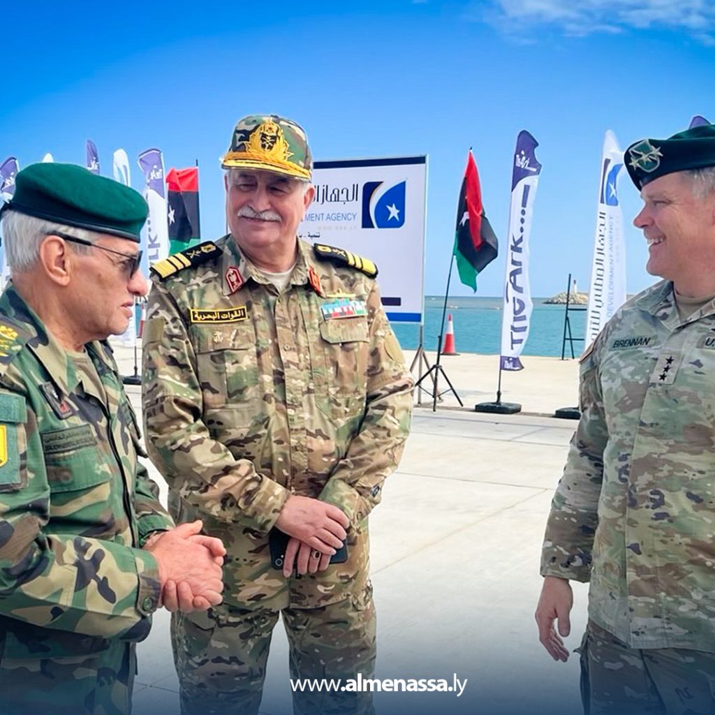 يب 7 رئيس أركان القوات البرية يلتقي نائب قائد "أفريكوم" في سرت