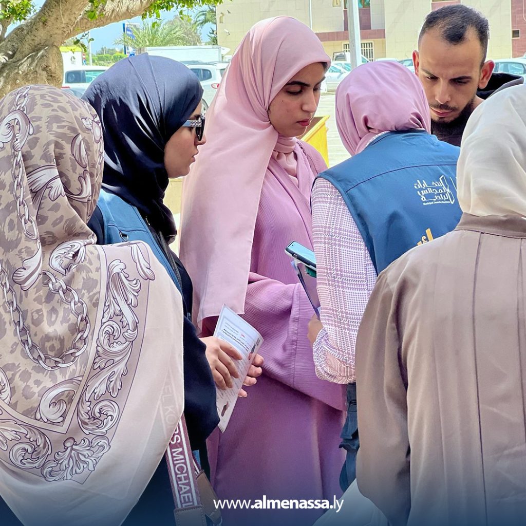 444 وحدة دعم المرأة بالمفوضية وبرلمان الشباب ينظمان حملة توعوية بكلية الهندسة بجامعة طرابلس