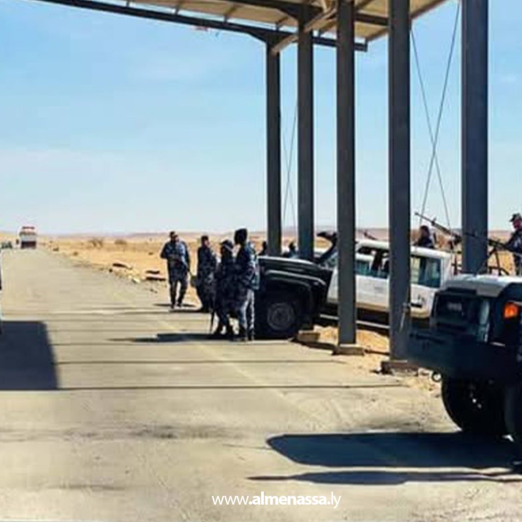 extra1 15 تكثيف الدوريات الأمنية في المسالك الصحراوية في مزدة