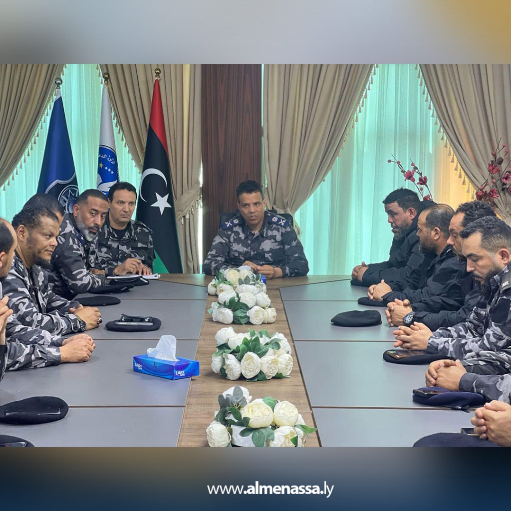 fgdf مدير إنفاذ القانون يعقد اجتماعًا لتقييم الأوضاع الأمنية بمنفذ رأس جدير والبوابات الحدودية