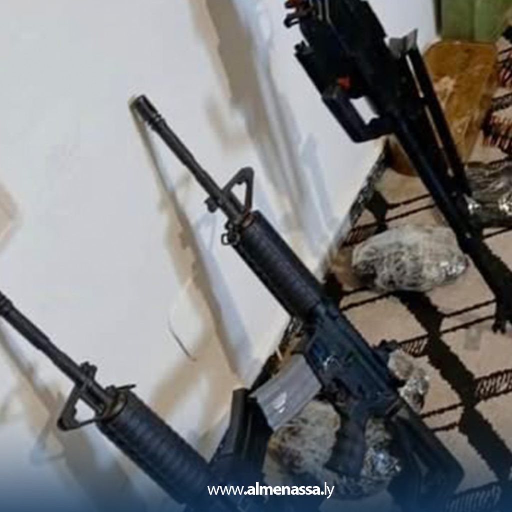 ثيب ضبط مركبة محملة بالمخدرات والأسلحة في بني وليد بعد حادث مروري