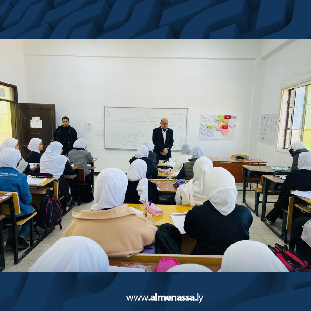 لاة 9 مراقب تربية بنغازي يقوم بجولة ميدانية لمتابعة سير الامتحانات والعملية التعليمية