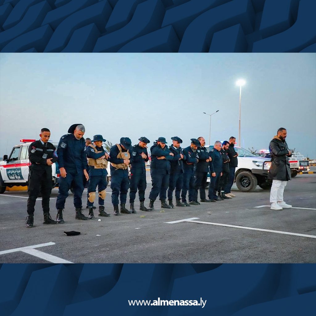 يباى 1 مدير أمن بنغازي يتفقد نقاط انضباط الشارع العام ويشارك الأعضاء وجبة الإفطار