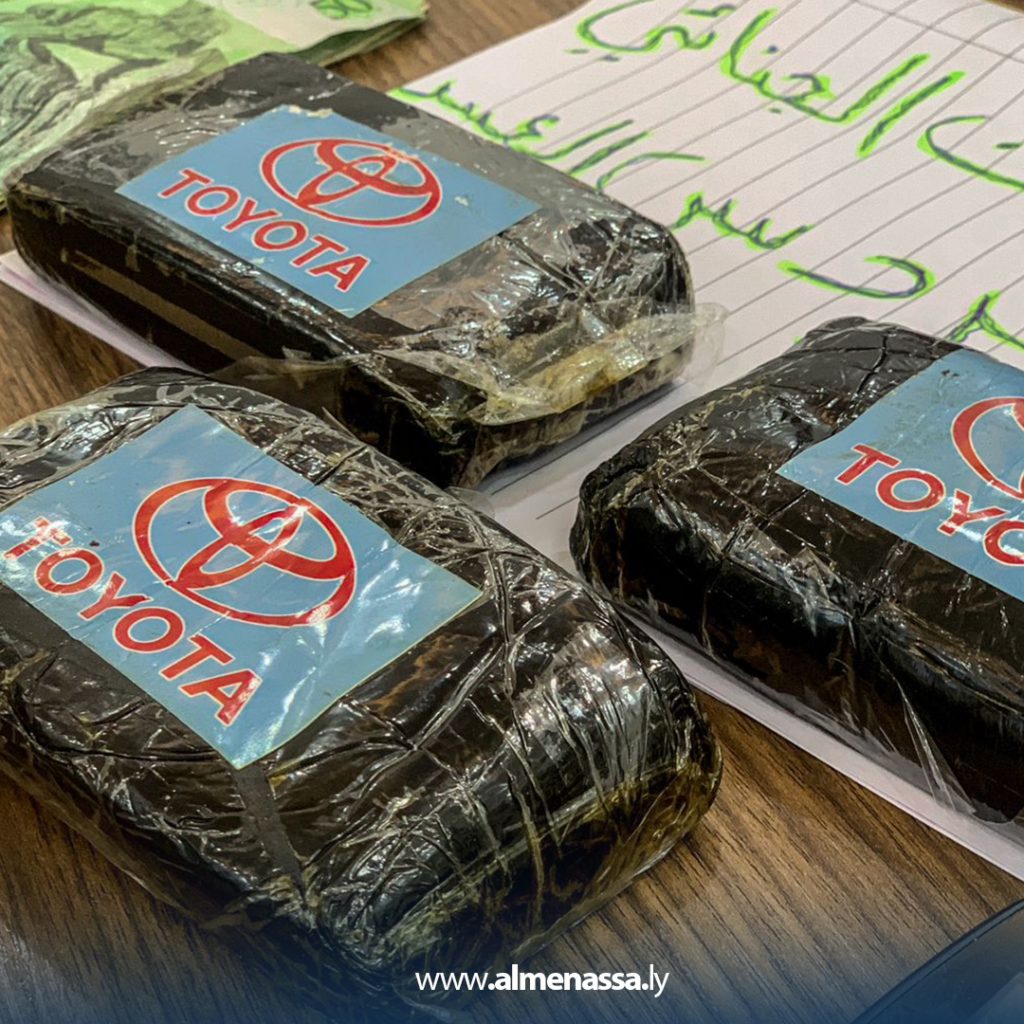 يبلا 2 جهاز البحث الجنائي فرع جردس يضبط كميات كبيرة من المخدرات مخبأة داخل مركبة