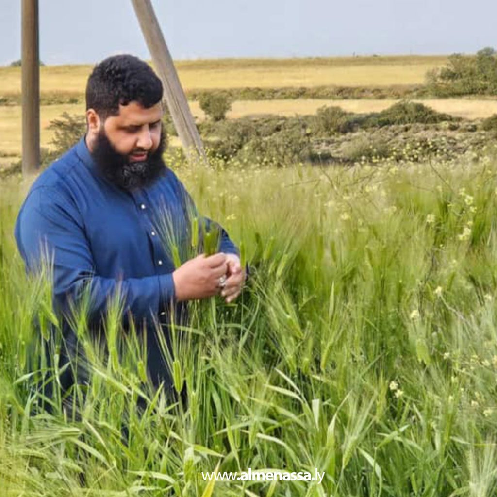 01 20 مركز البحوث الزراعية يقوم بزيارة ميدانية لإحدى المزارع بمنطقة الجبل الأخضر
