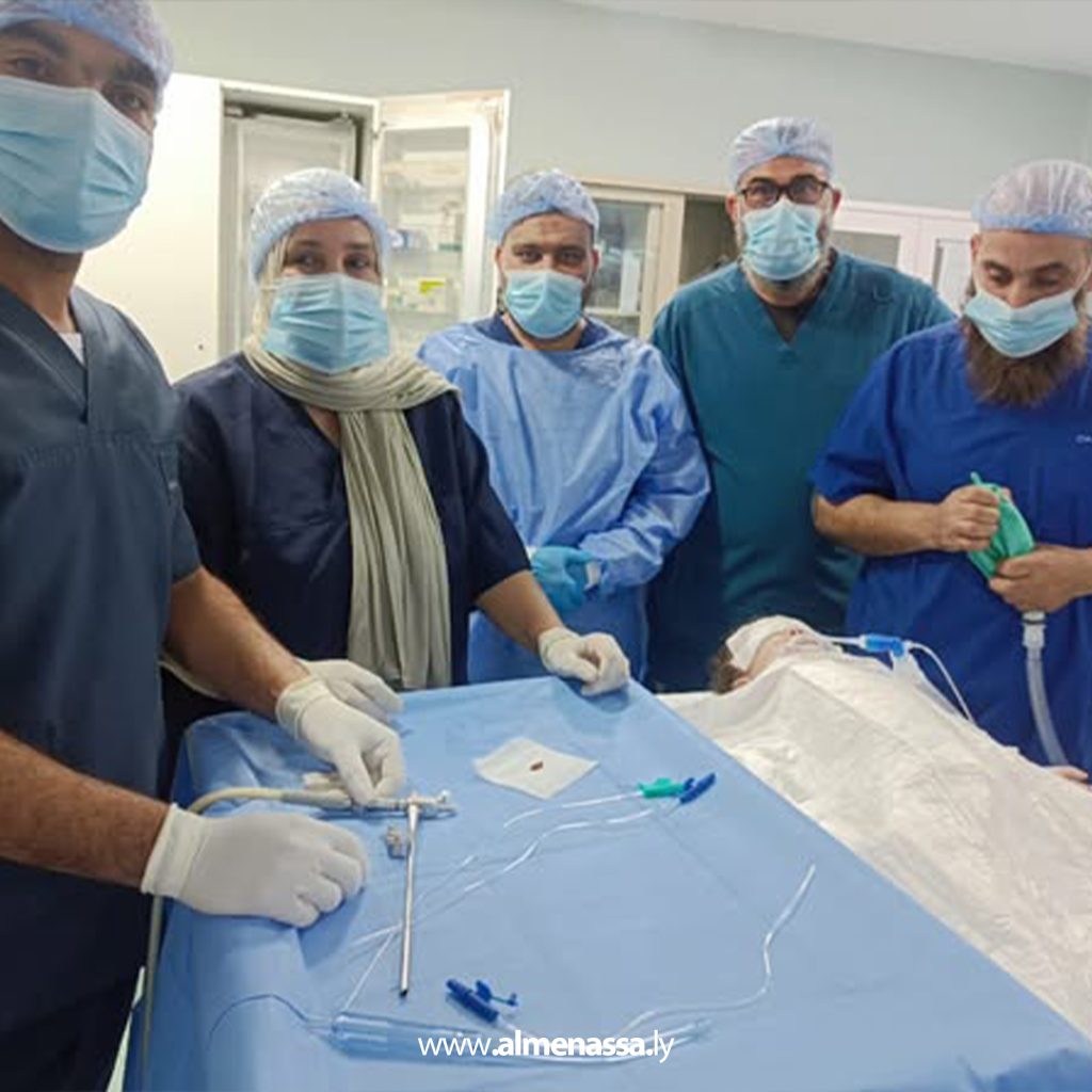 03 3 فريق طبي ليبي ينجح في استخراج نواة تمر من مجرى تنفس طفل كادت تودي بحياته