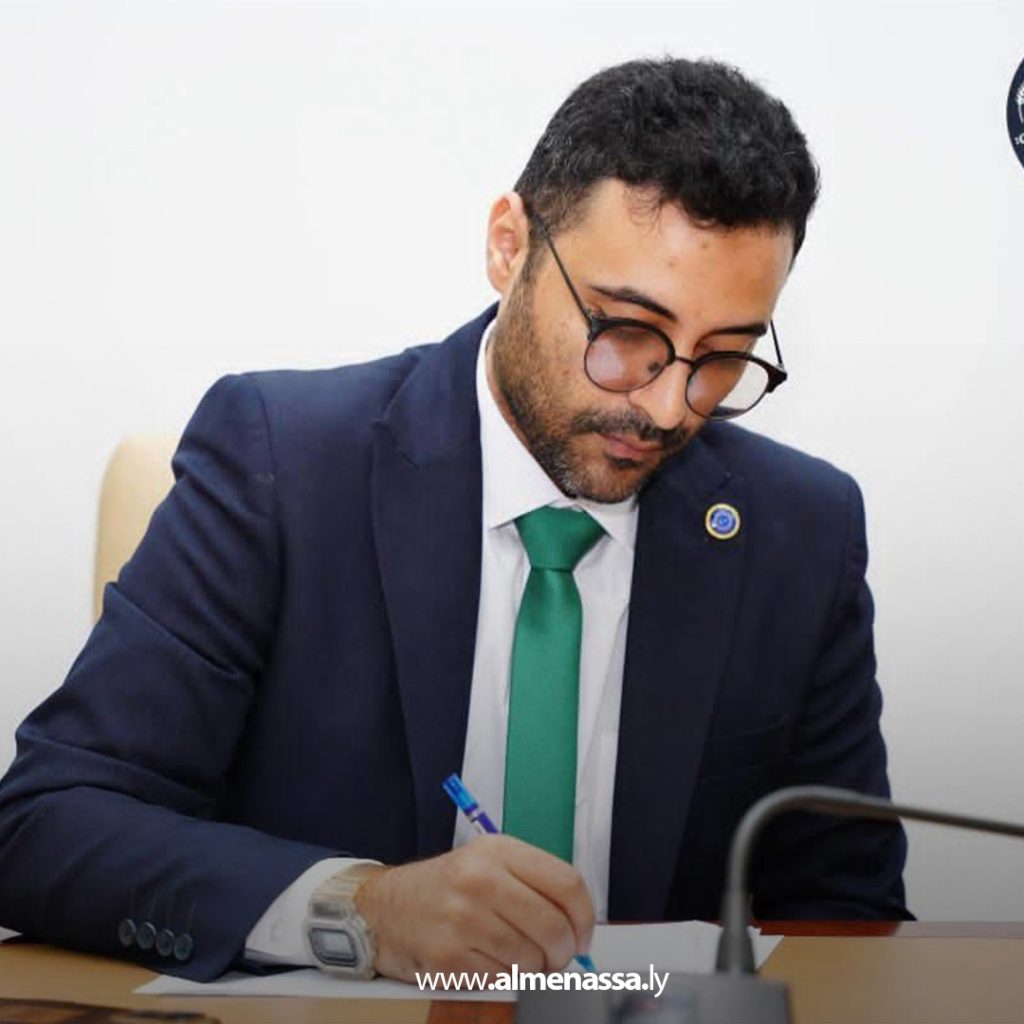 04 18 الحويج  يؤكد دعم الوزارة لمبادرات تعزيز الثقافة والهوية الوطنية.