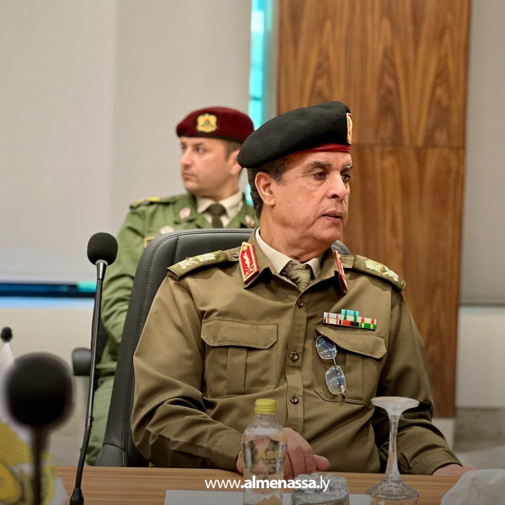 04 37 الفريق خيري التميمي يجتمع بقيادات القضاء العسكري لمناقشة تحديات سير العمل وحلحلة العراقيل