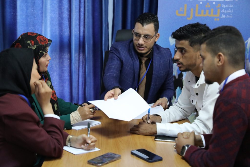 2 شباب من المنطقة الغربية يبحثون مع الأمم المتحدة حلولًا للحد من العنف المجتمعي