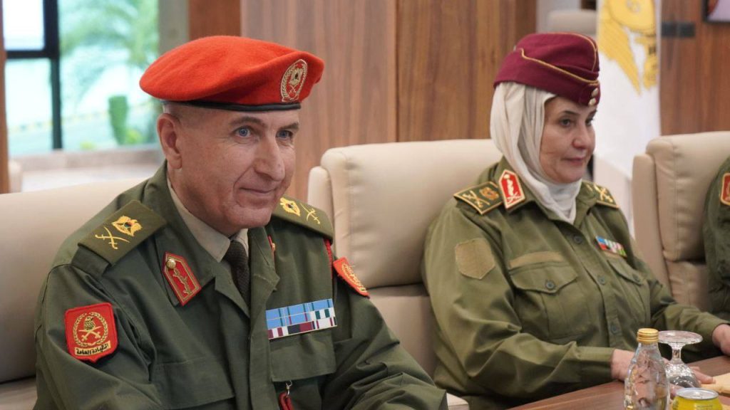 القوات المسلحة تعقد اجتماعاً لمراجعة الأداء وتطوير الخطط التدريبية في بنغازي 8 5 1 القوات المسلحة تعقد اجتماعاً لمراجعة الأداء وتطوير الخطط التدريبية في بنغازي