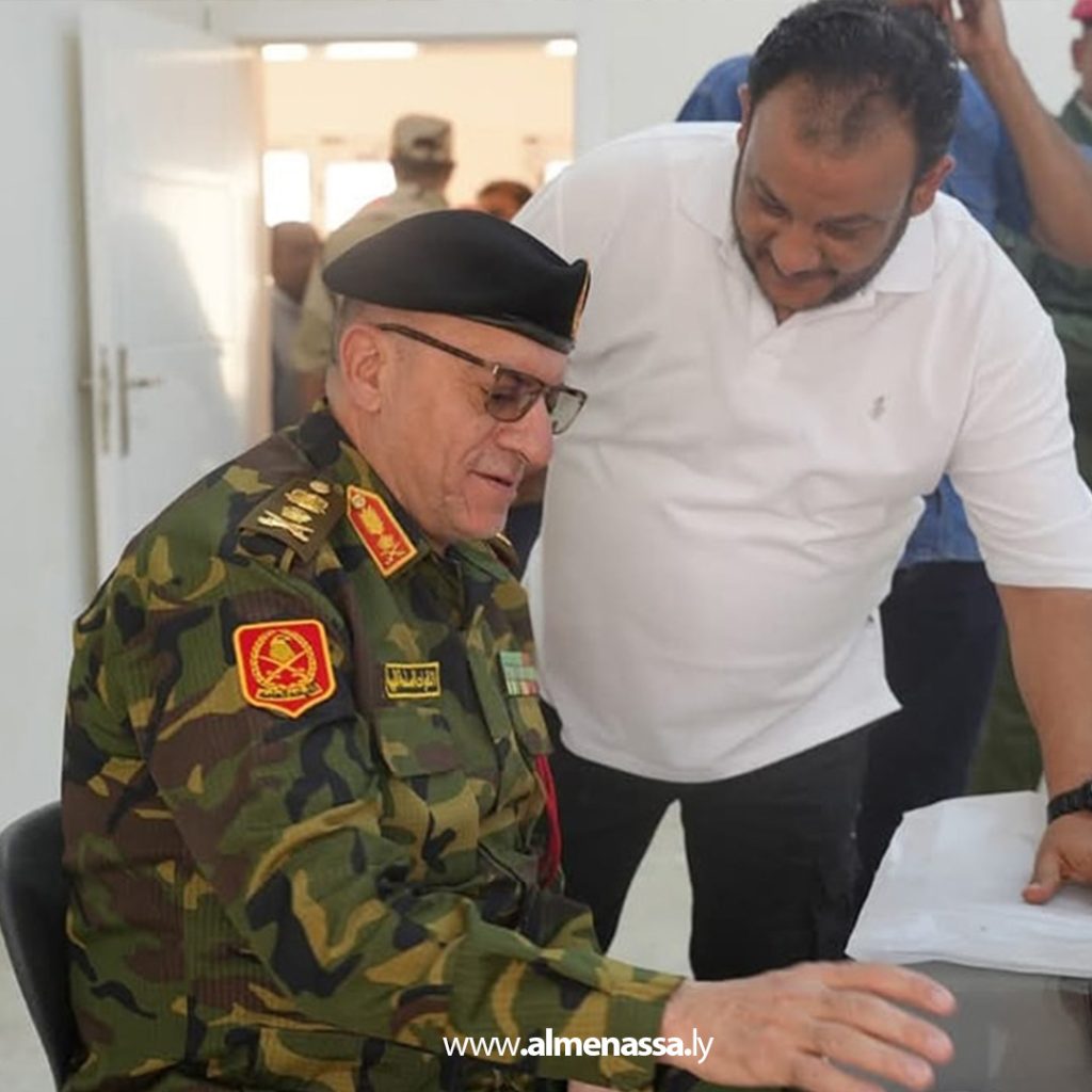 extra 180 قيادات عسكرية وأمنية تتفقد مشاريع إعادة إعمار مرزق