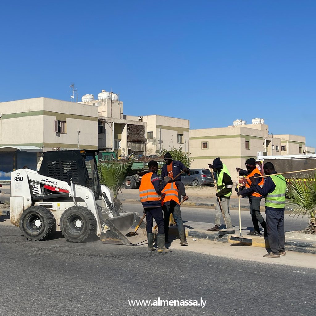 extra 235 بلدية العجيلات تواصل حملة نظافة موسعة تستهدف الشوارع الرئيسية والمخطط العام