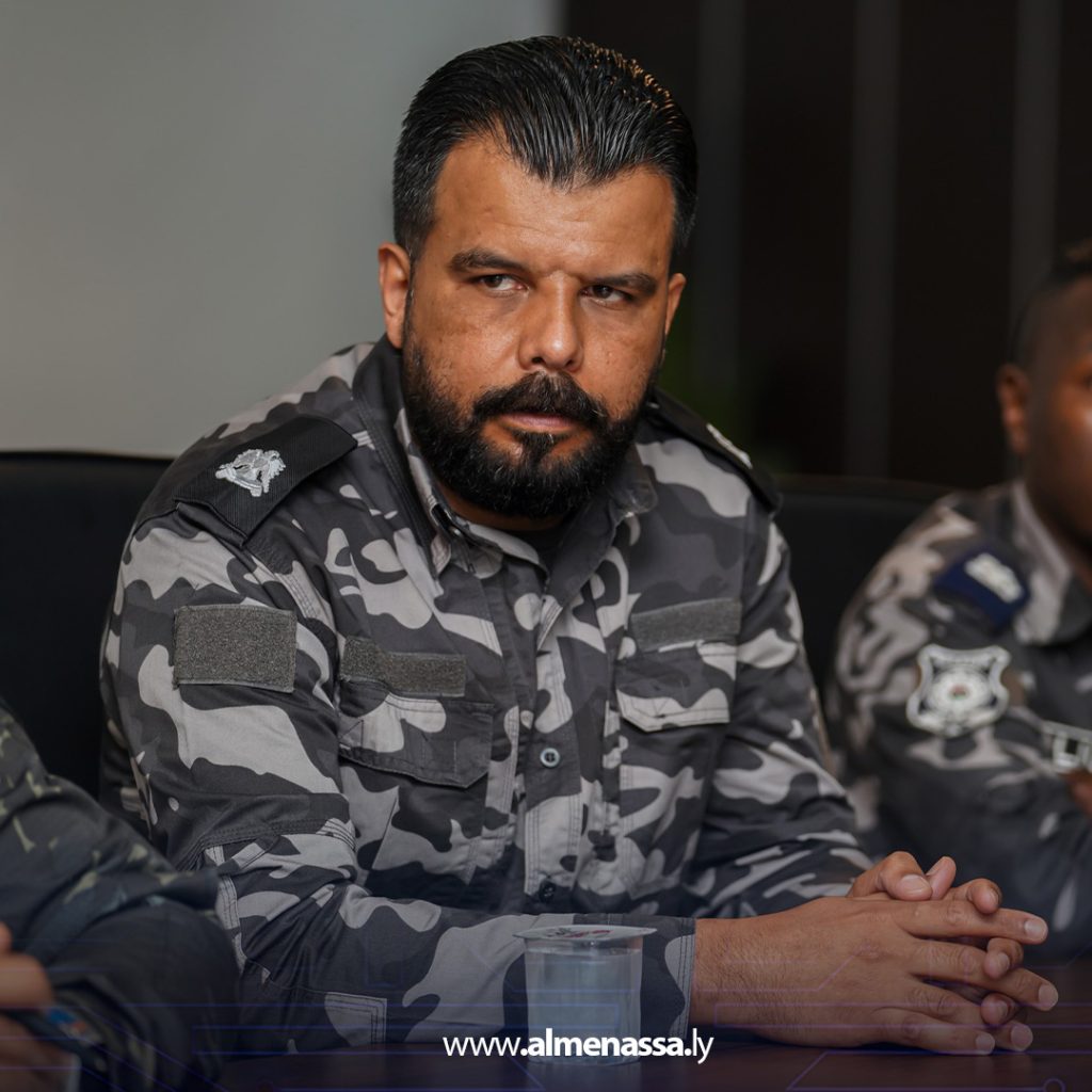 extra 345 وكيل وزارة الداخلية يجتمع بالضباط المكلّفين بمتابعة توزيع الوقود ويبحث آليات الرقابة وتسهيل الإجراءات