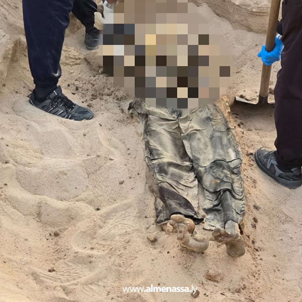 extra R العثور على أربع جثث مجهولة الهوية في مقابر جماعية بين حقل الغاني وزلة