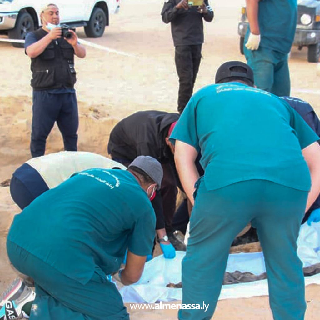 extra Recovered 12 العثور على أربع جثث مجهولة الهوية في مقابر جماعية بين حقل الغاني وزلة