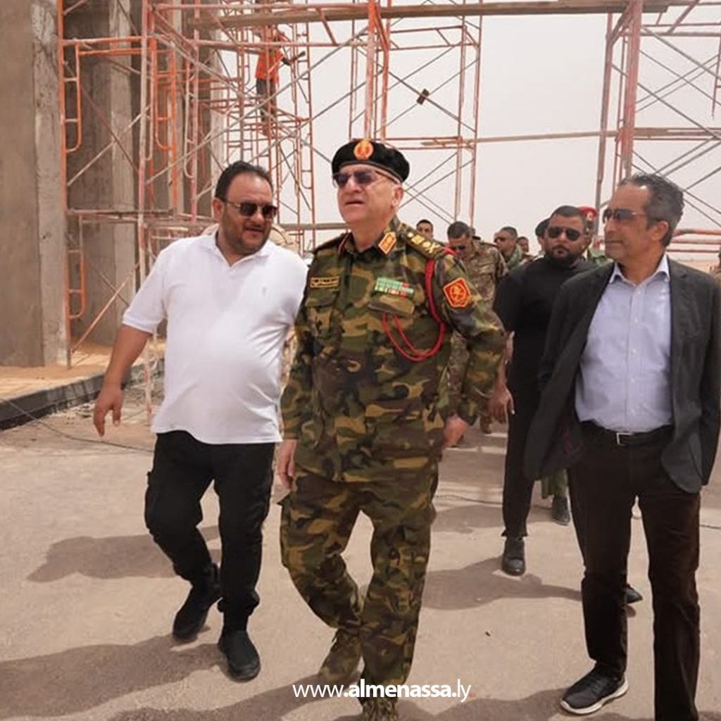 extra1 133 قيادات عسكرية وأمنية تتفقد مشاريع إعادة إعمار مرزق