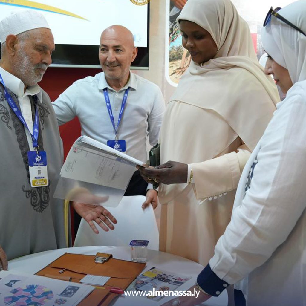 extra1 201 وزيرة الثقافة تزور معرض طرابلس الدولي وتشيد بالدور الثقافي