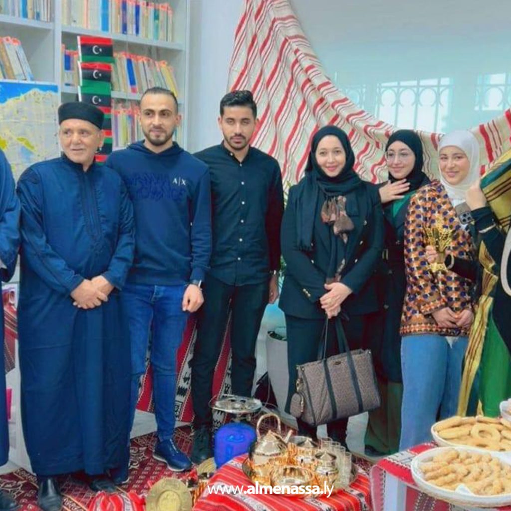 extra1 216 الملحق الأكاديمي في تونس يشارك في "يوم الطلبة الدوليين" ويبرز الموروث الثقافي الليبي