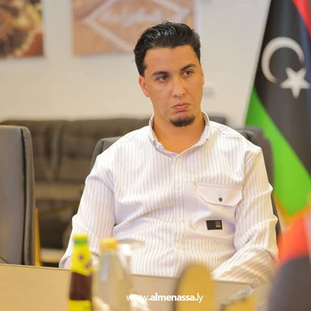 extra1 257 وزير العمل والتأهيل يجتمع بموظفي أمانة سر الوزير ويؤكد على تنظيم العمل الإداري بالمقر الجديد