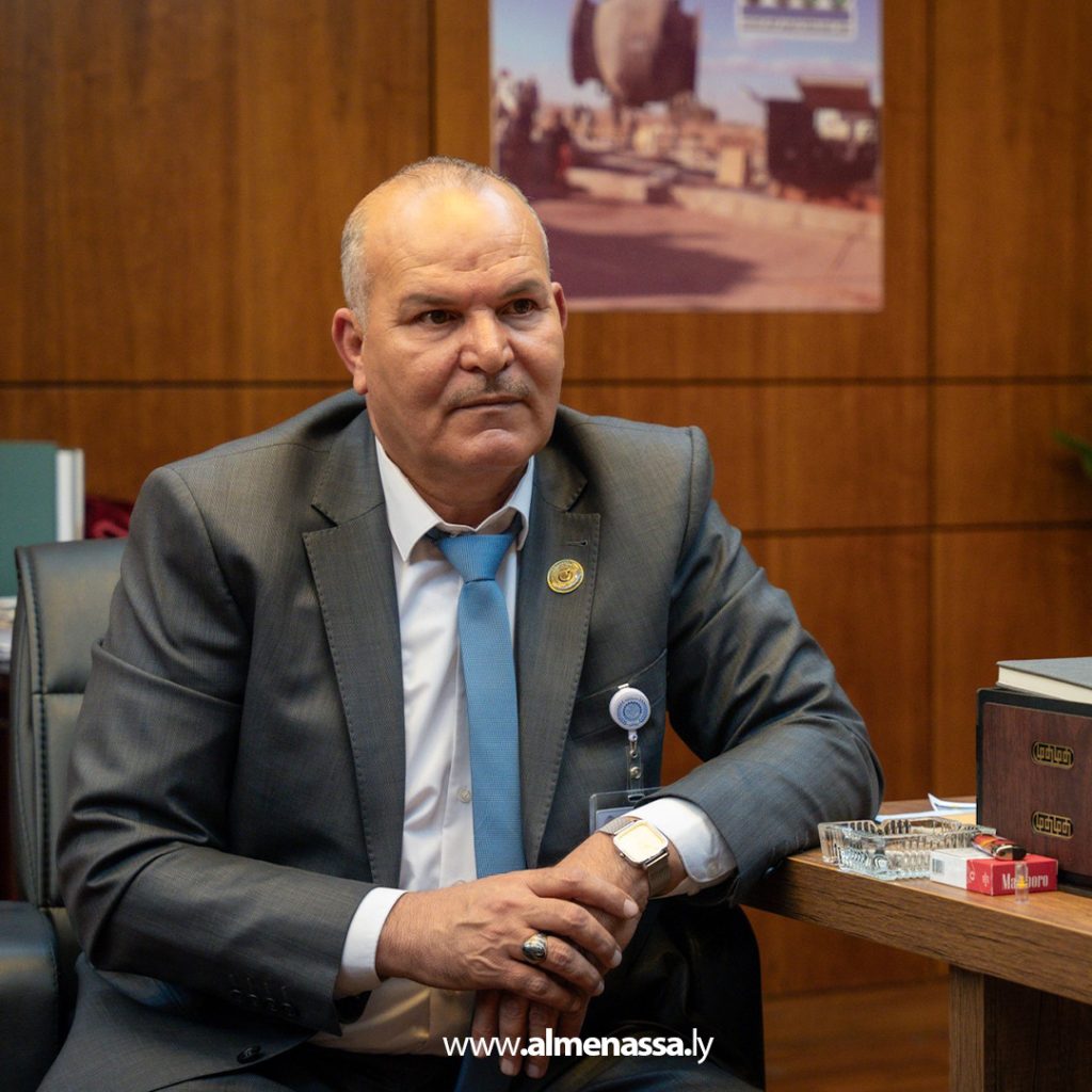 extra1 76 اجتماع مشترك بين جهاز النهر الصناعي ووزارة العمل لبحث تنظيم شؤون الموظفين