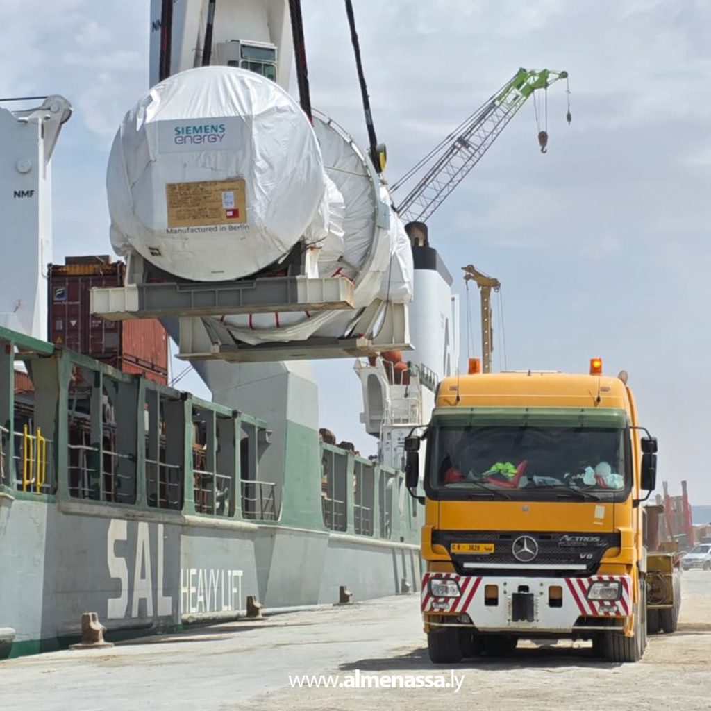 extra11 120 وصول التوربينة الخاصة بالوحدة الغازية الثالثة بمحطة كهرباء السرير