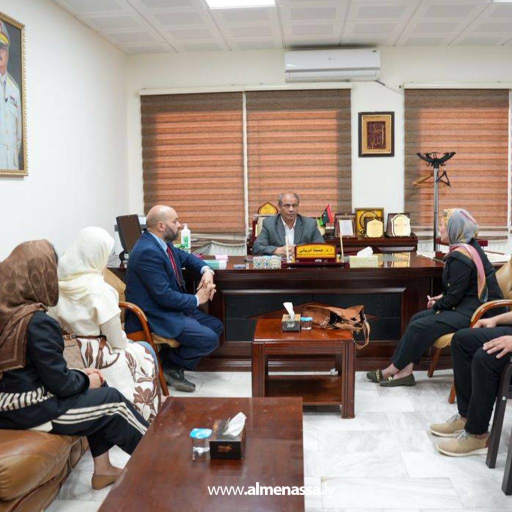 extra11 130 مستشفى الجلاء يوقّع شراكة مع شركة مينا لتنظيم برامج علمية وتدريبية