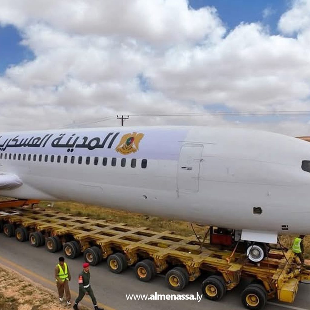 extra111 34 ليبيا تشهد أول عملية نقل بري لطائرة عملاقة في سابقة هي الأولى من نوعها في القارة الأفريقية