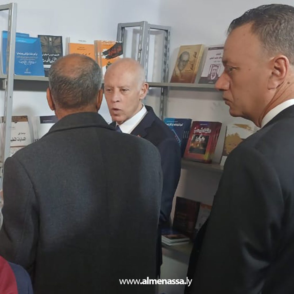 extra111 51 الرئيس التونسي يزور جناح وزارة الثقافة الليبية خلال مشاركتها في الدورة 39 لمعرض تونس الدولي للكتاب