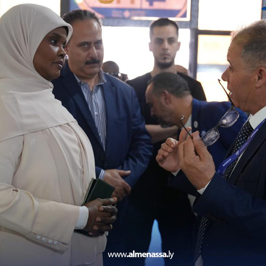 extra1111 27 وزيرة الثقافة تزور معرض طرابلس الدولي وتشيد بالدور الثقافي