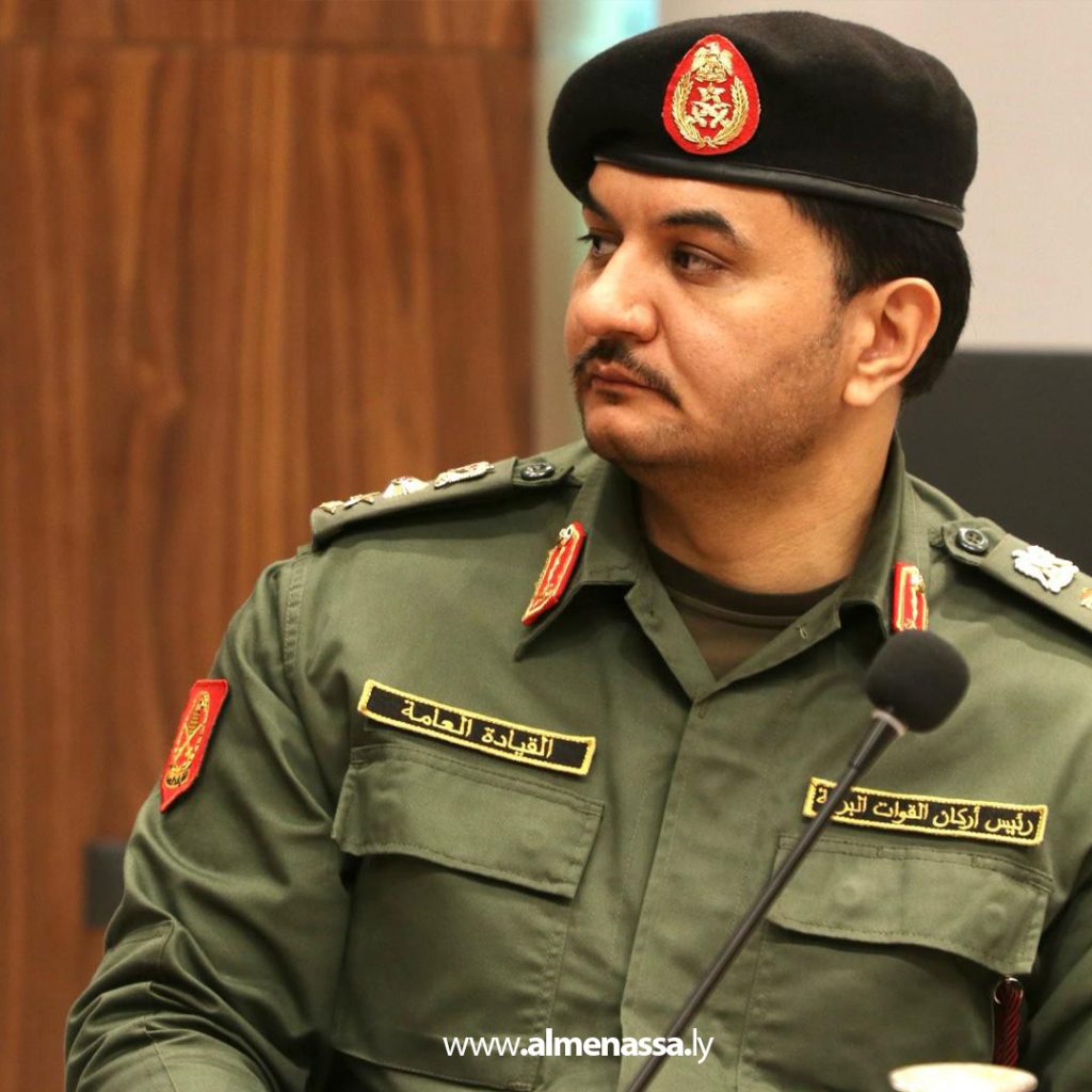 extra1111 30 اجتماع موسع في مقر القيادة العامة لمتابعة سير العمل العسكري وخطط التطوير