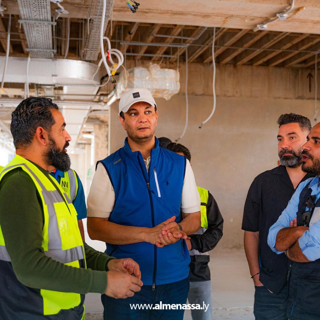 extra11111 3 مدير عام صندوق الإعمار يتفقد مشروع صيانة وتطوير كليات جامعة بنغازي