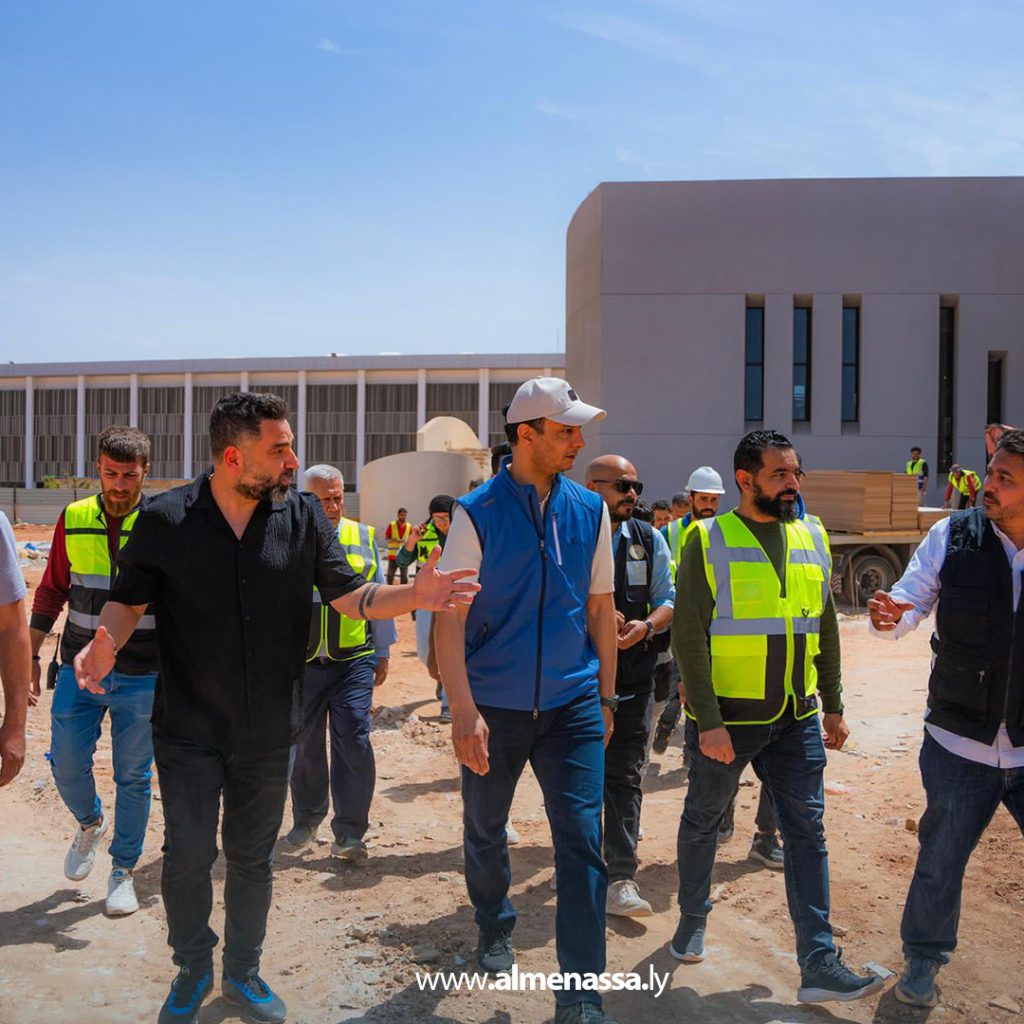 extra111111111 مدير عام صندوق الإعمار يتفقد مشروع صيانة وتطوير كليات جامعة بنغازي