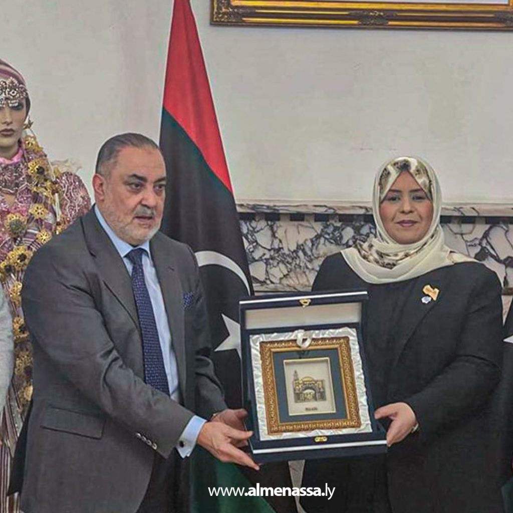 extra2 12 وزيرة الشؤون الاجتماعية تبحث أوضاع المرضى الليبيين في ألمانيا