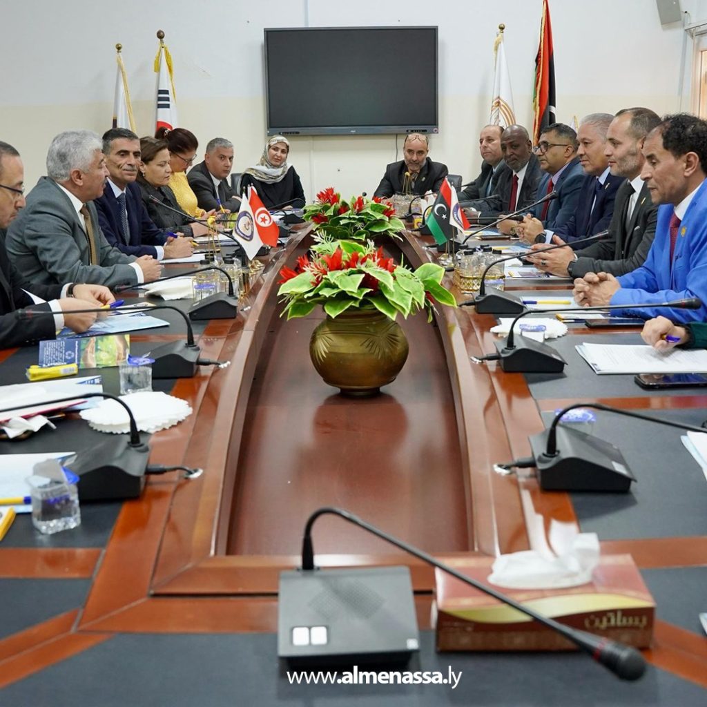 extra2 36 الوزير التونسي يزور المركز الليبي الكوري للتدريب المهني ويشيد بكفاءة المدربين والكوادر