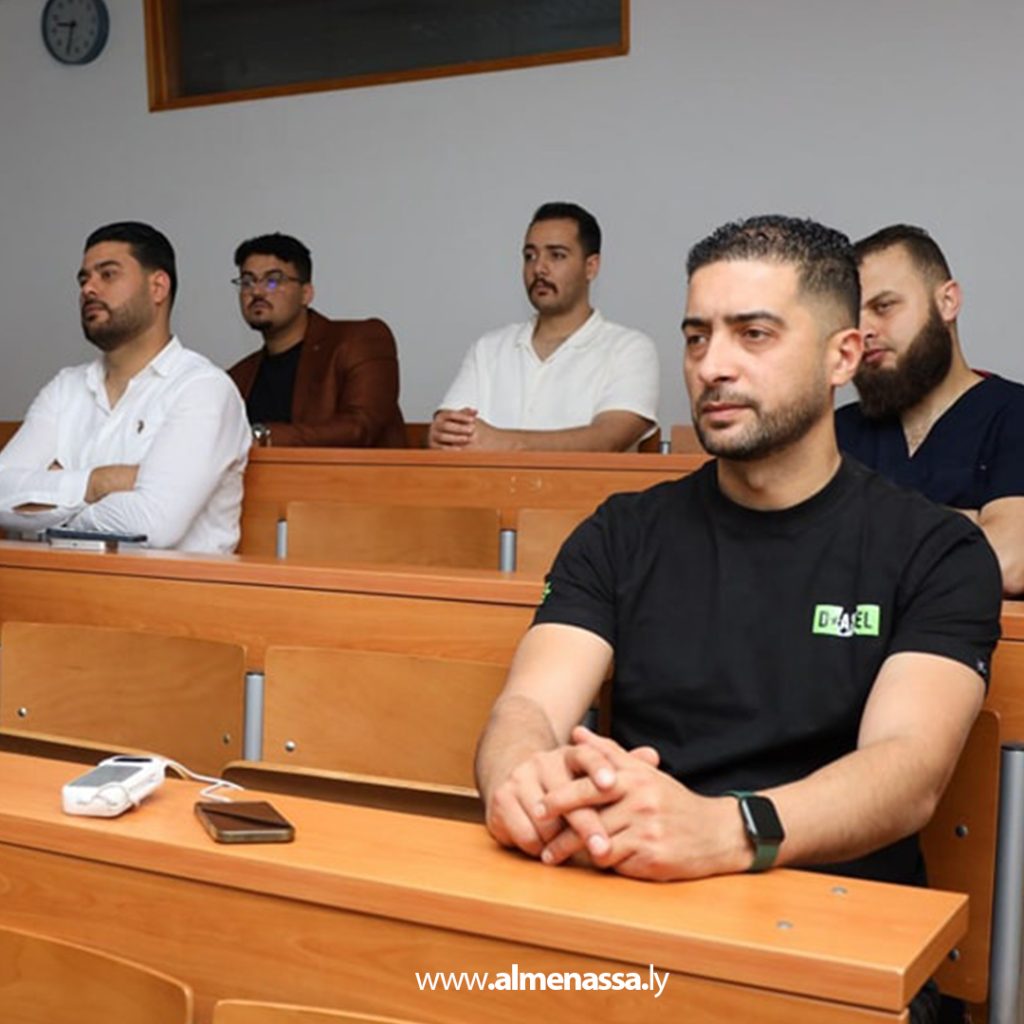 extra2 87 مركز بنغازي الطبي يستعرض تقنية التعقيم بالأشعة فوق البنفسجية ضمن خطة تطوير خدماته الصحية