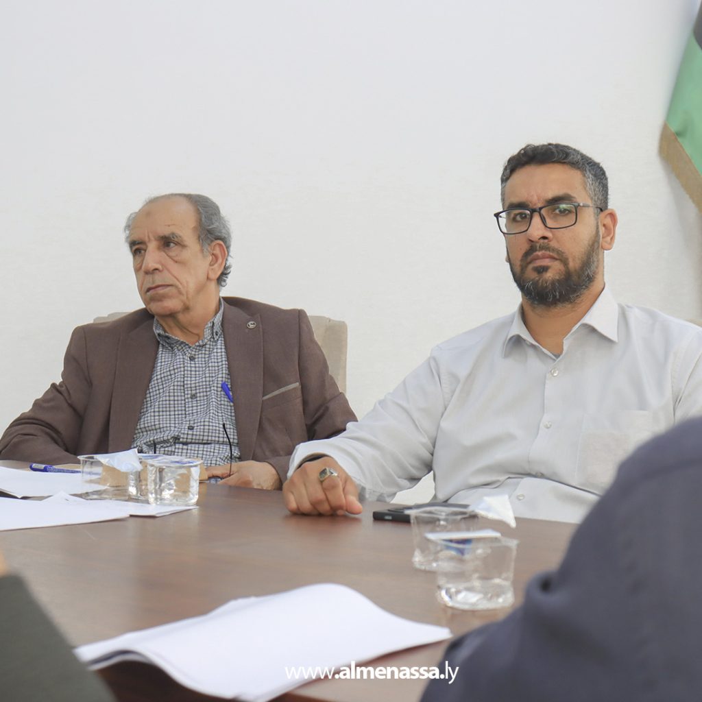 extra4 17 عميد بلدية زليتن يعقد اجتماع موسع لبحث الإشكاليات داخل مركز زليتن الطبي