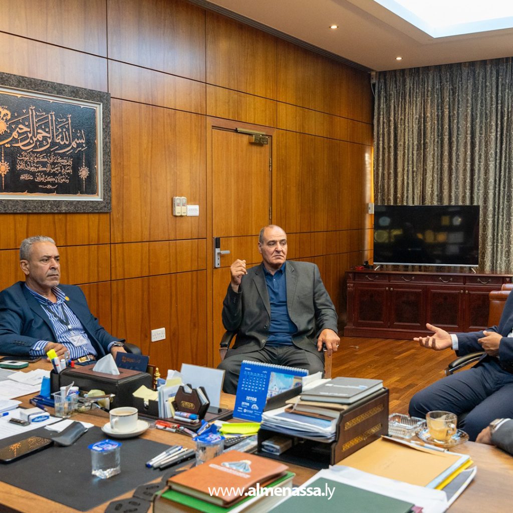 extra5 7 اجتماع مشترك بين جهاز النهر الصناعي ووزارة العمل لبحث تنظيم شؤون الموظفين