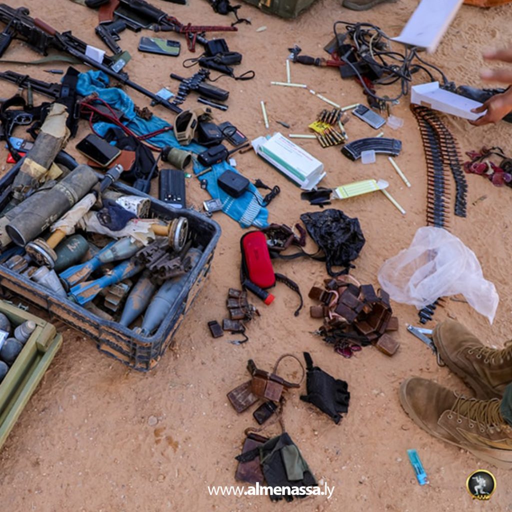 extra9 1 دوريات صحراوية شاملة في صحراء الهاروج لتعزيز الأمن ومكافحة التهريب والجريمة