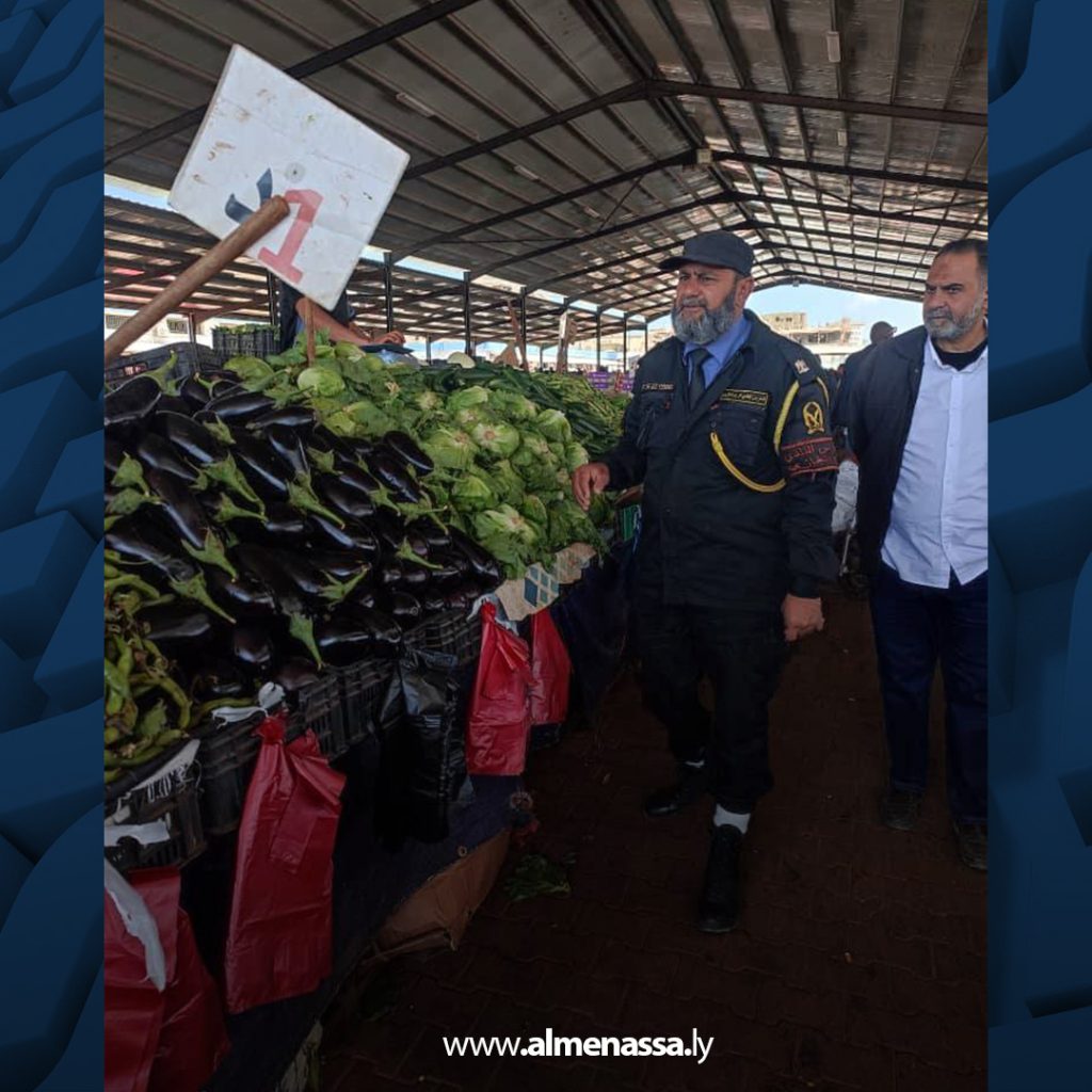 الحرس البلدي في بنغازي يشدد الرقابة على المحال التجارية بحملات تفتيشية مكثفة 2 با