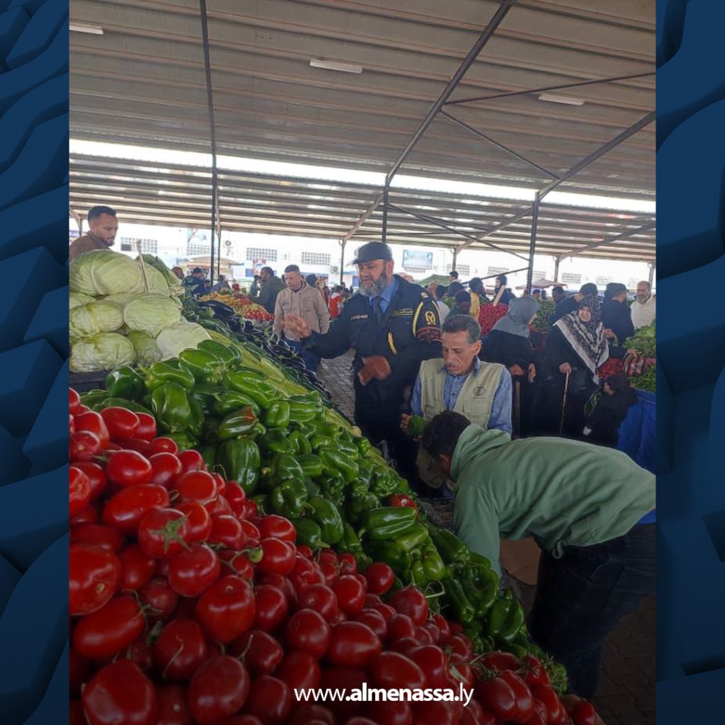 الحرس البلدي في بنغازي يشدد الرقابة على المحال التجارية بحملات تفتيشية مكثفة 4 بلاى 1