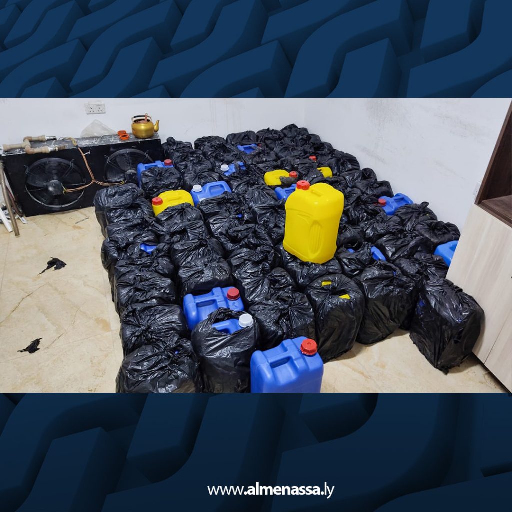 لجنة القبض بجهاز البحث الجنائي تداهم مخزنًا للخمور في النواقية وتضبط كميات كبيرة 2 سيب