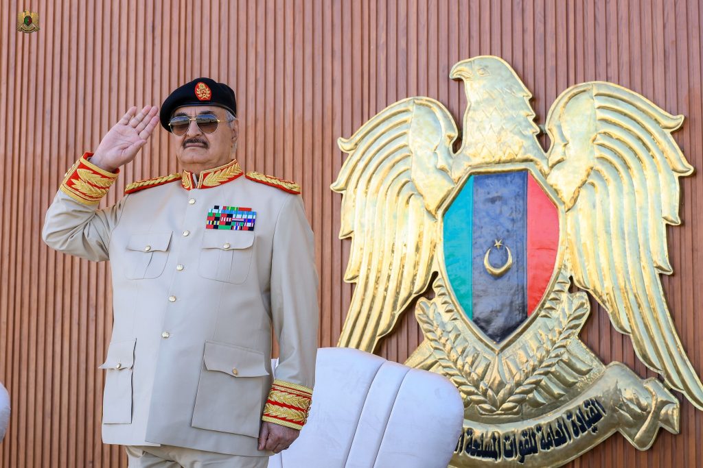 1 9 القائد العام : سيكون للقوات المسلحة الكلمة الفاصلة في اللحظة الحاسمة