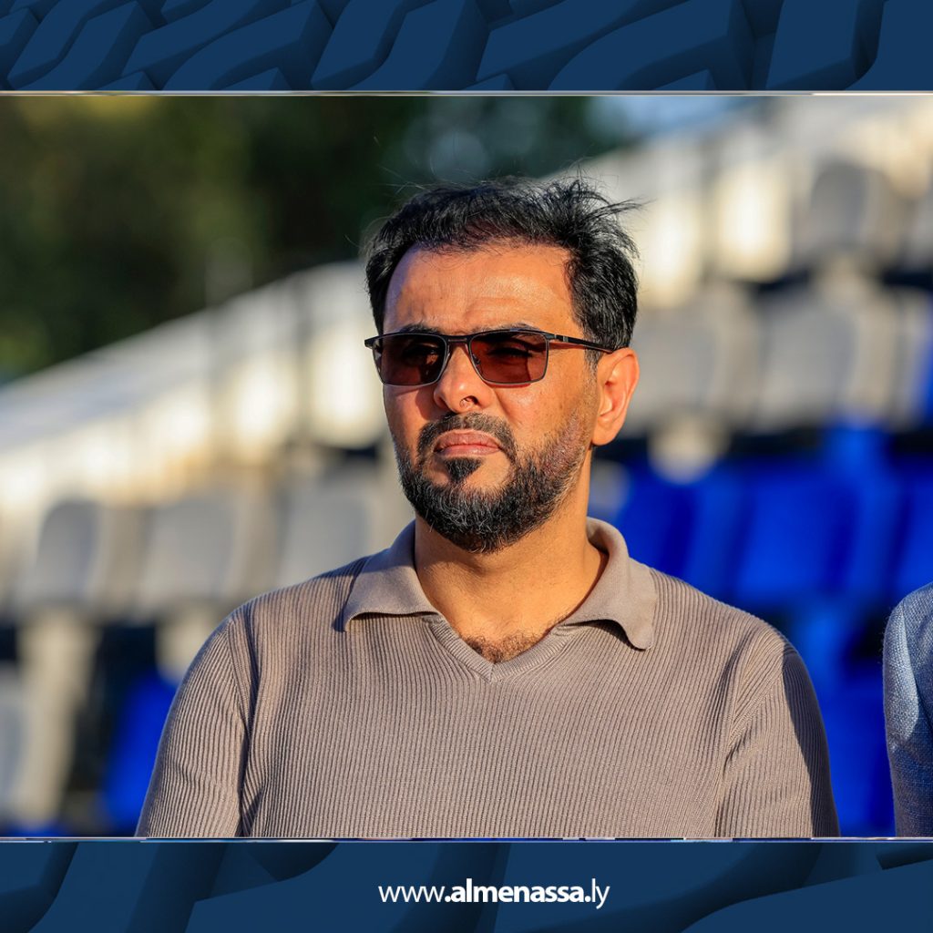 10 القائد العام للقوات المسلحة يتفقد مضمار نادي الوطن استعدادًا لبطولة فرسان الكرامة