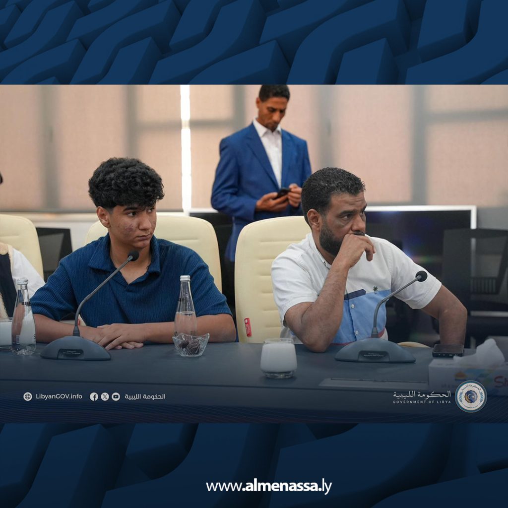 Extra 11.jpg7 11 رئيس الحكومة يلتقي أعيان قبيلة الدرسة ويؤكد متابعة التحقيقات في قضية اختطاف النائب الدرسي