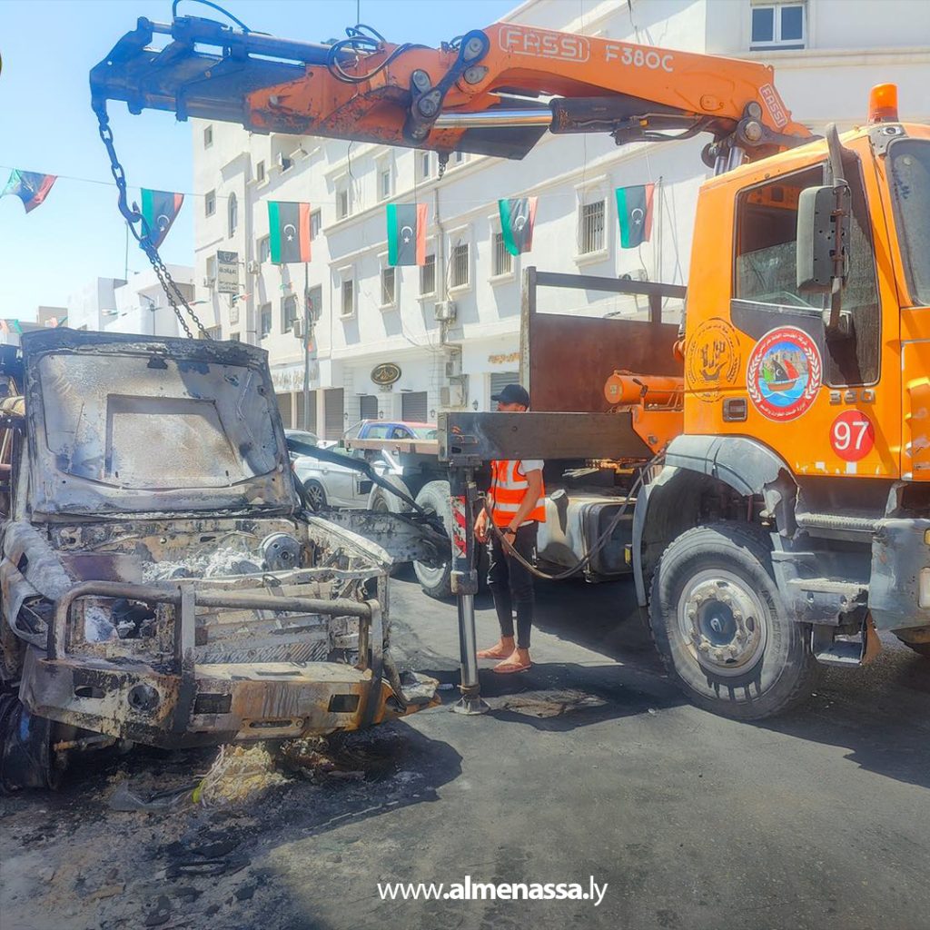 Extra 140 شركة الخدمات العامة تعود إلى أعمالها الميدانية لتنظيف عدة مناطق في طرابلس