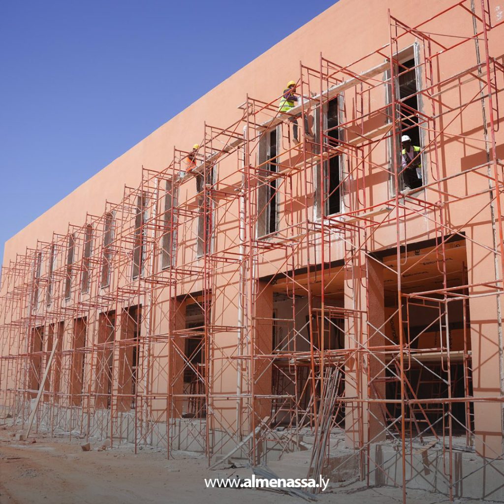 Extra 215 مدير عام صندوق التنمية يتابع سير العمل في مشروع المركب الجامعي بمدينة درنة