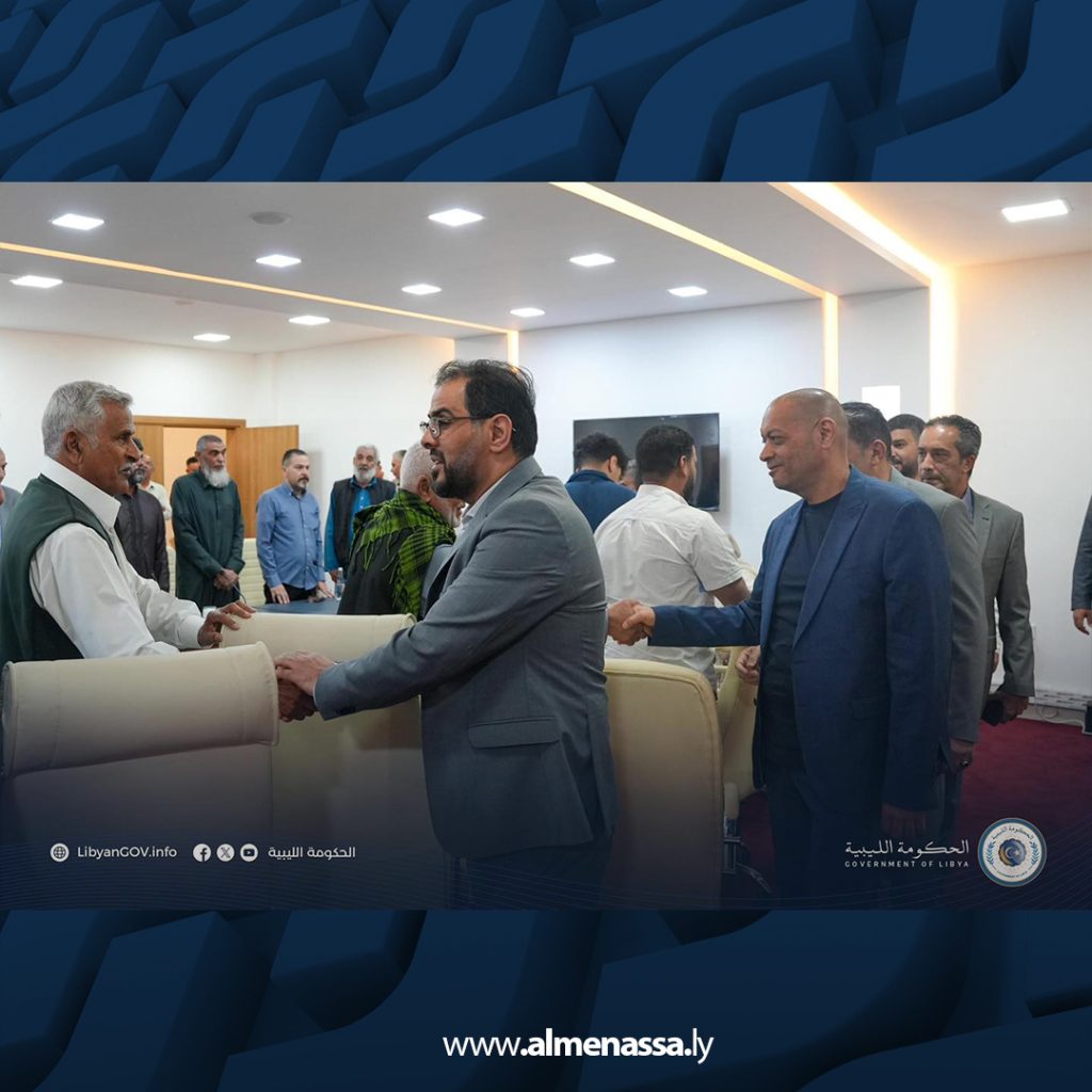 Extra 30.jpg4 30 رئيس الحكومة يلتقي أعيان قبيلة الدرسة ويؤكد متابعة التحقيقات في قضية اختطاف النائب الدرسي